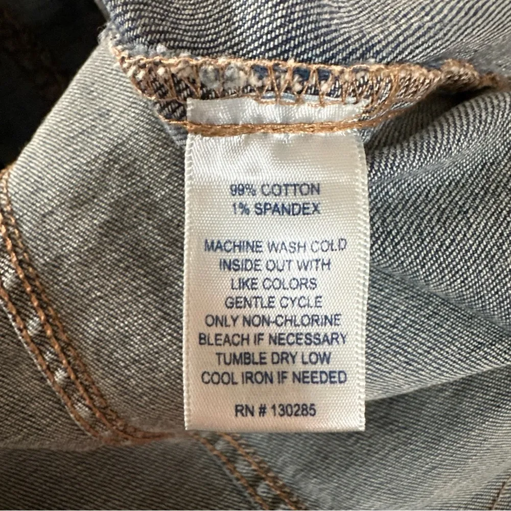 Per Se  Frayed Raw Hem Blue Denim Jean Jacket - Image 14