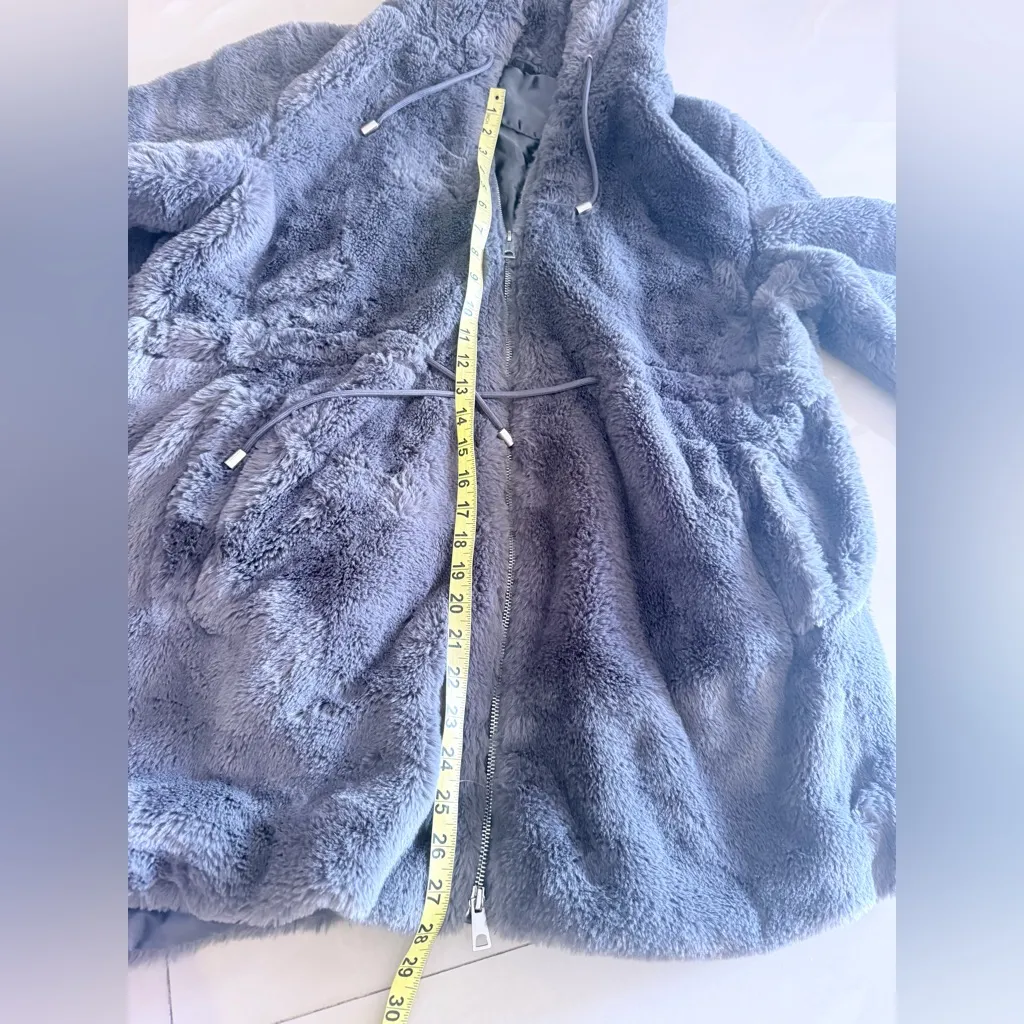 Elegant Gray Faux Fur Trimmed Women's Coat size 1X drawstring waist full zipper - Image 8