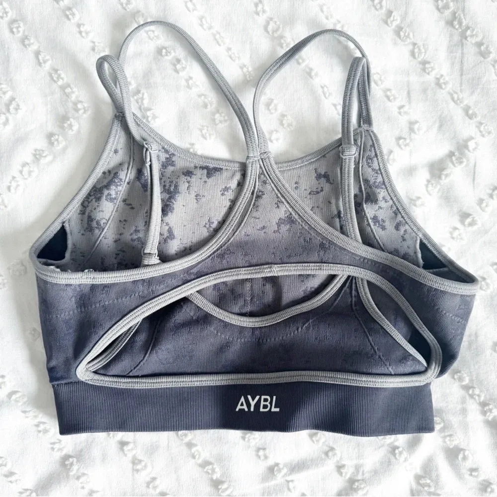 AYBL Seamless Flare Ombré Sports Bra Size Small Medium Grey Workout Top Bra Tank - Image 5