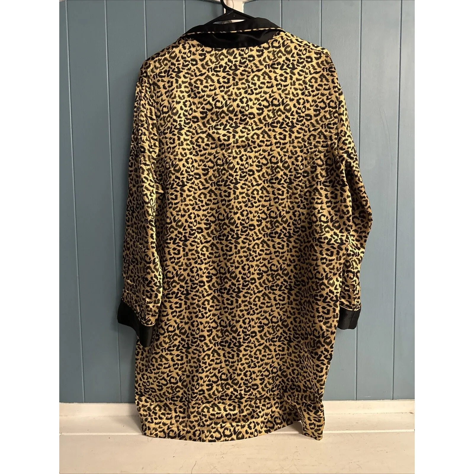 CABERNET Leopard Animal Print Silky Button Down Nightgown Size M Nightshirt Size M - Image 7