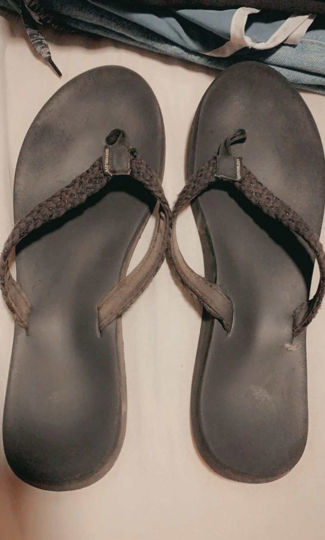 black  flip flops - Image 2
