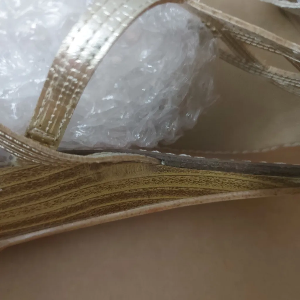 Steve Madden SHERI Gold Sandals 9 Summer Resortwear Bohemian Party Coconut Girl - Image 6