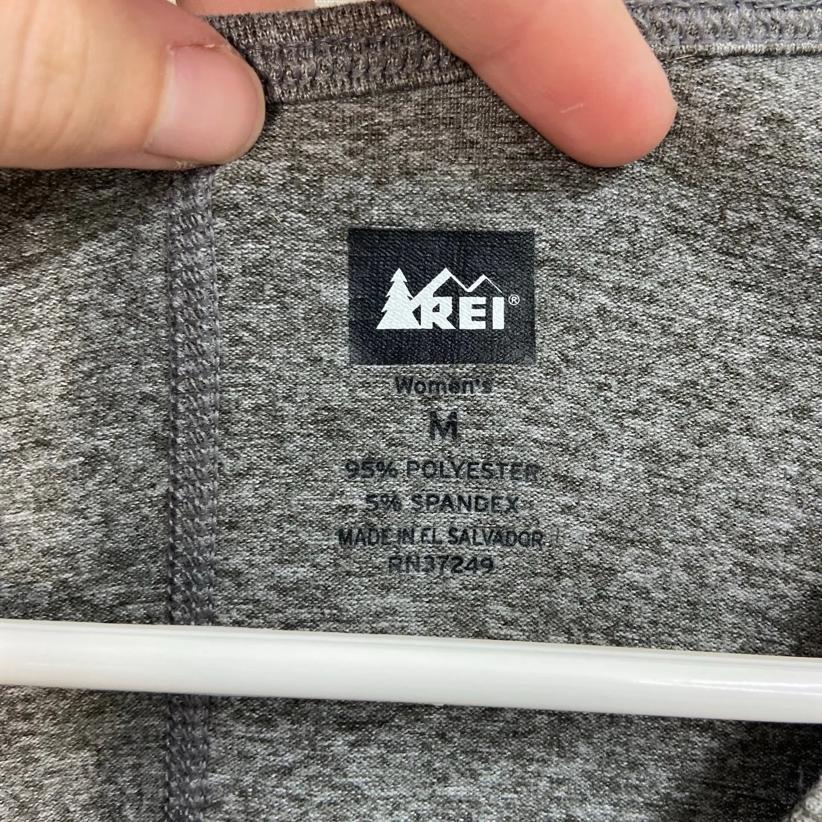 REI women's dark gray‎ scoop neck stretch active athletic outdoor activewear top Size M - Image 3