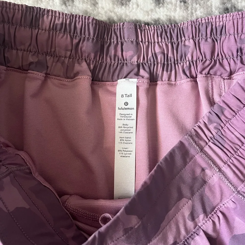 Lululemon Hotty Hot Short II *Long 4" - Image 3