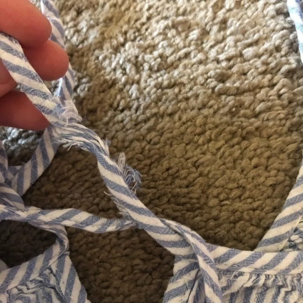 HOLLISTER Cold Shoulder Striped Blouse Blue White Long Bell Sleeve Top JUNIORS - Image 9