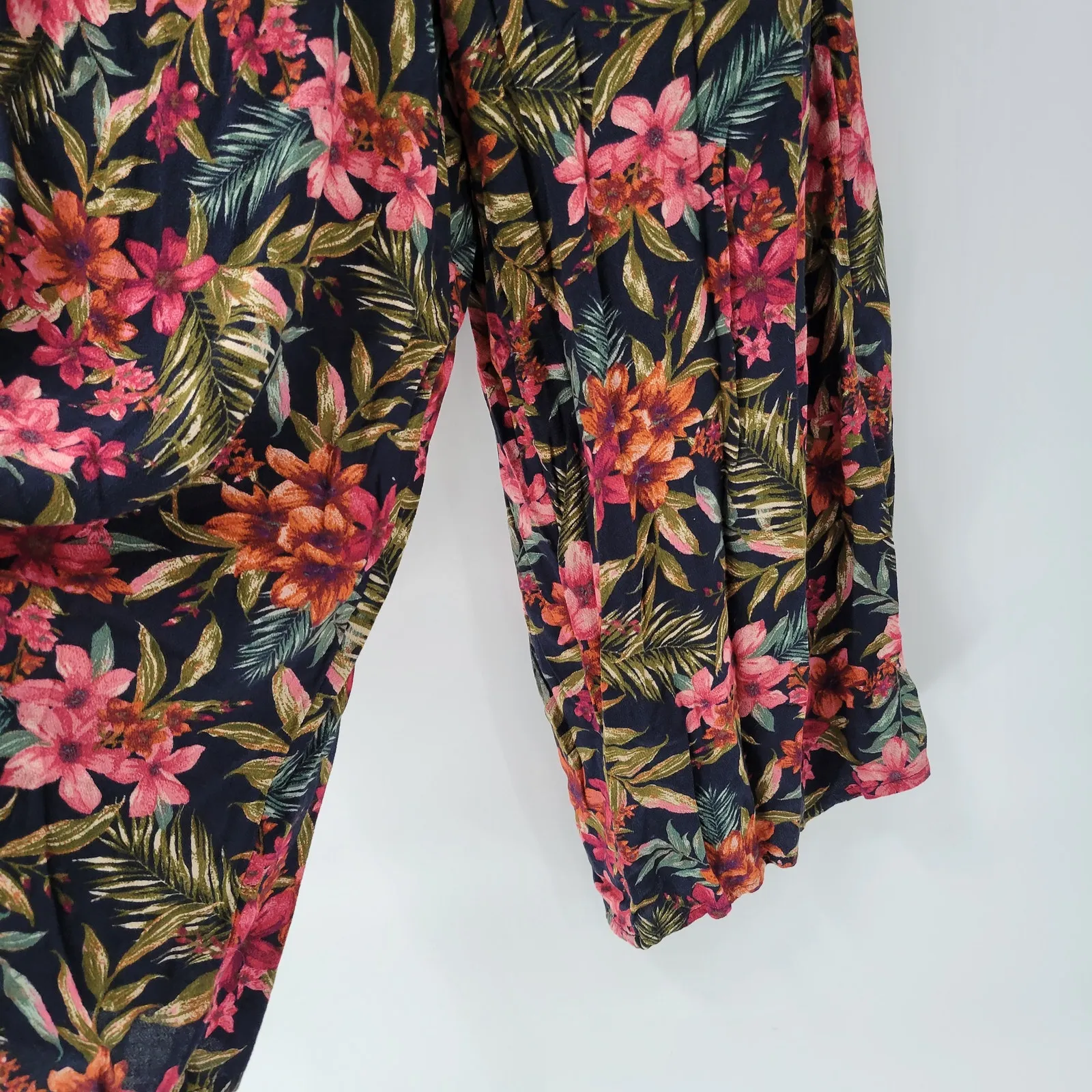 American‎ Eagle Strapless Jumpsuit Womens Med Tie Front Tropical Floral Wide Leg Black - Image 12