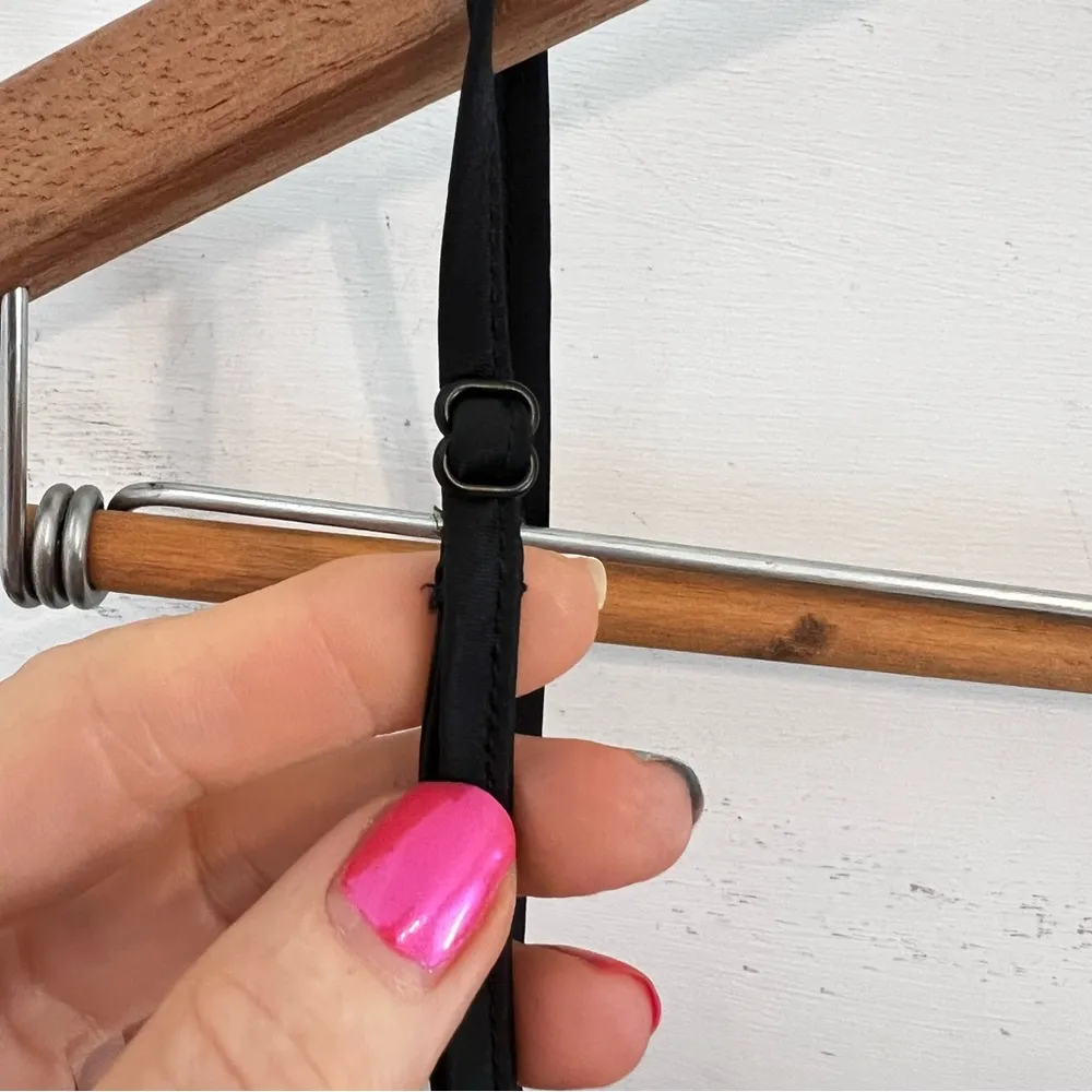 SKIMS Woven Shine Cami in Onyx. Size 4X. New Without Tags. - Image 4