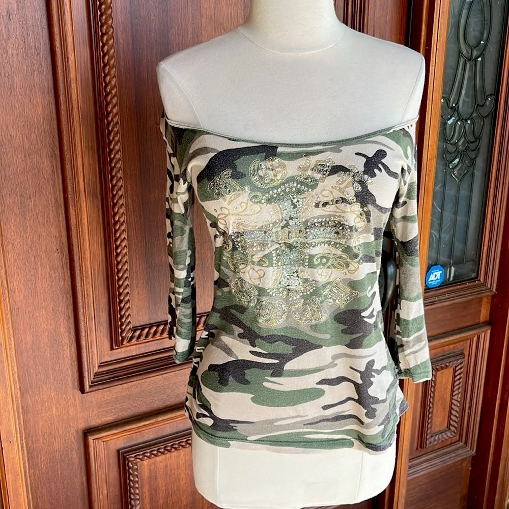 Camo Off Shoulder Shirt - Image 2