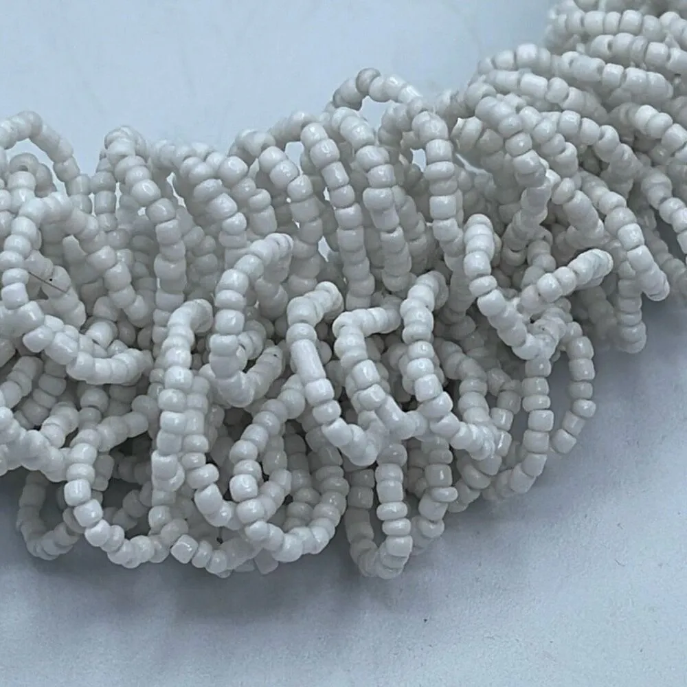 Boho white layered ruffed seed bead statement necklace. - Image 7