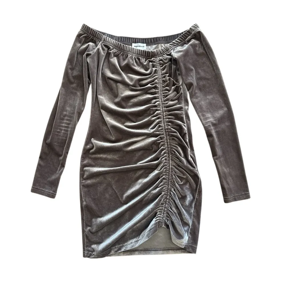 Revolve SUPERDOWN Eden Dress Velvet Ruched Off Shoulder Long Sleeve Womens Small - Image 6