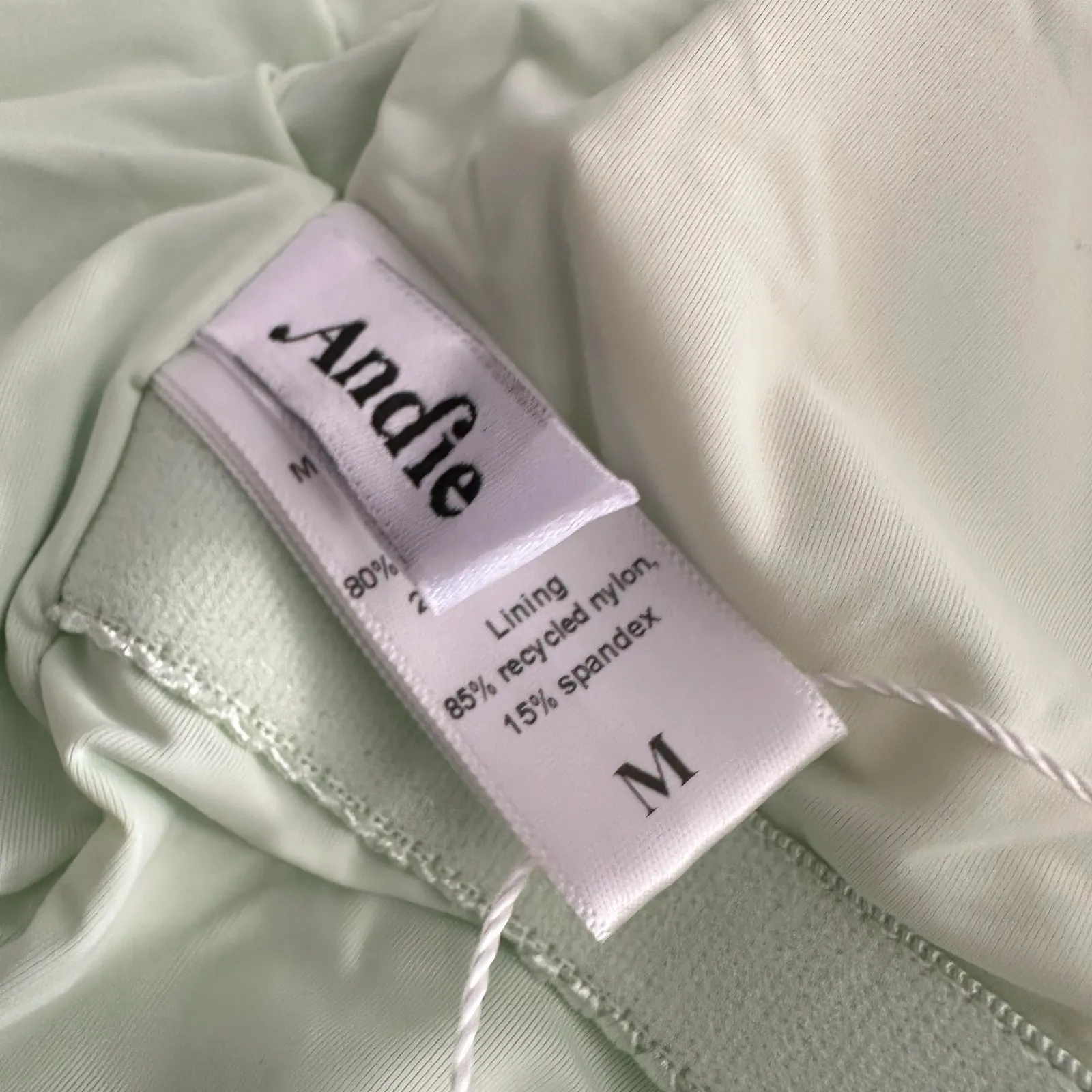 Andie Swim The Romana One Piece Swimsuit Medium
Pistachio Green - Image 8