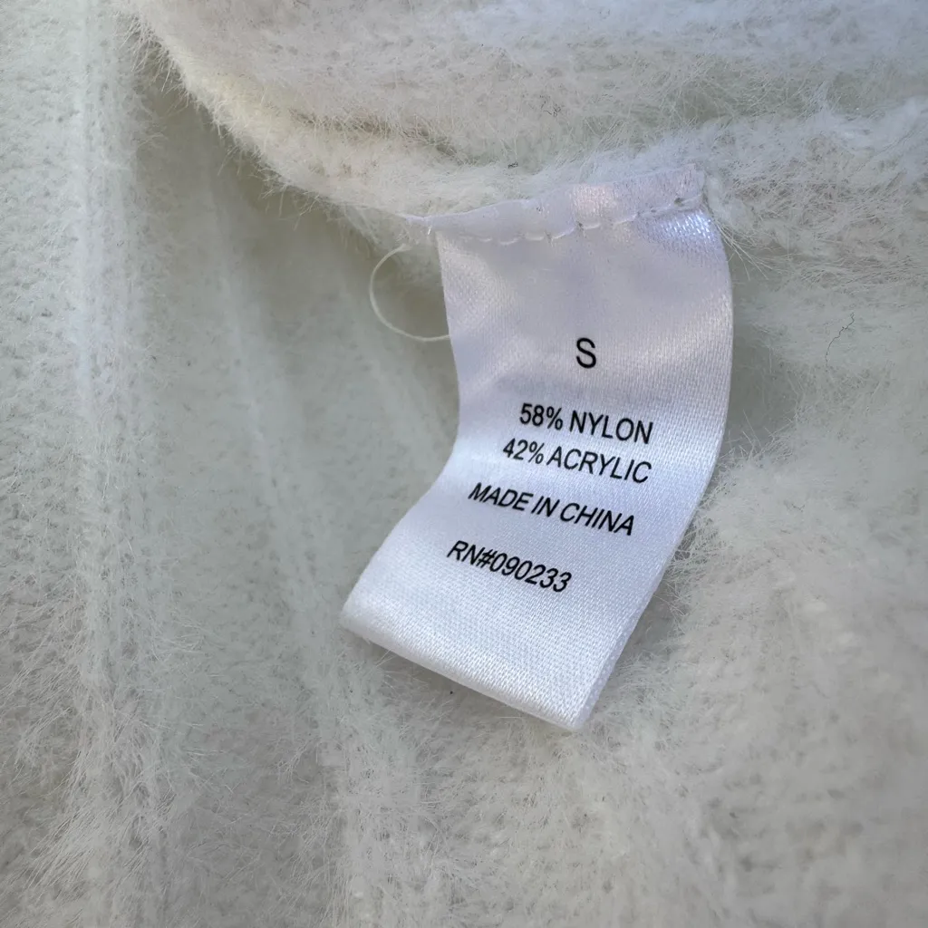 Kendall & Kylie White Fuzzy Cropped Cardigan Sweater – Size S - Image 6
