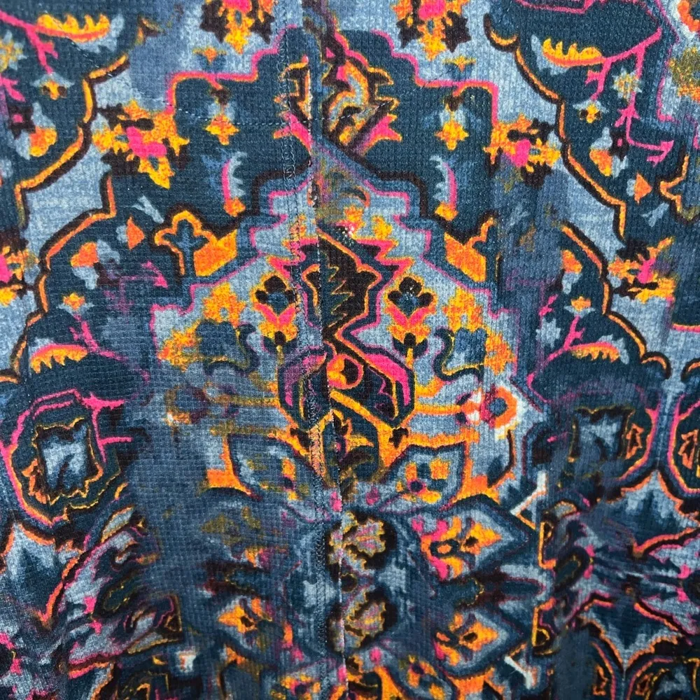 ANTHROPOLOGIE Pilcro Thermal Waffle Knit Medallion V Neck Long Sleeve Top Small - Image 5