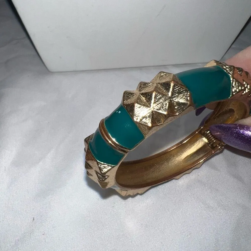 Vintage MCM Gold Tone and Green Enameled Hinged Cuff - Image 7
