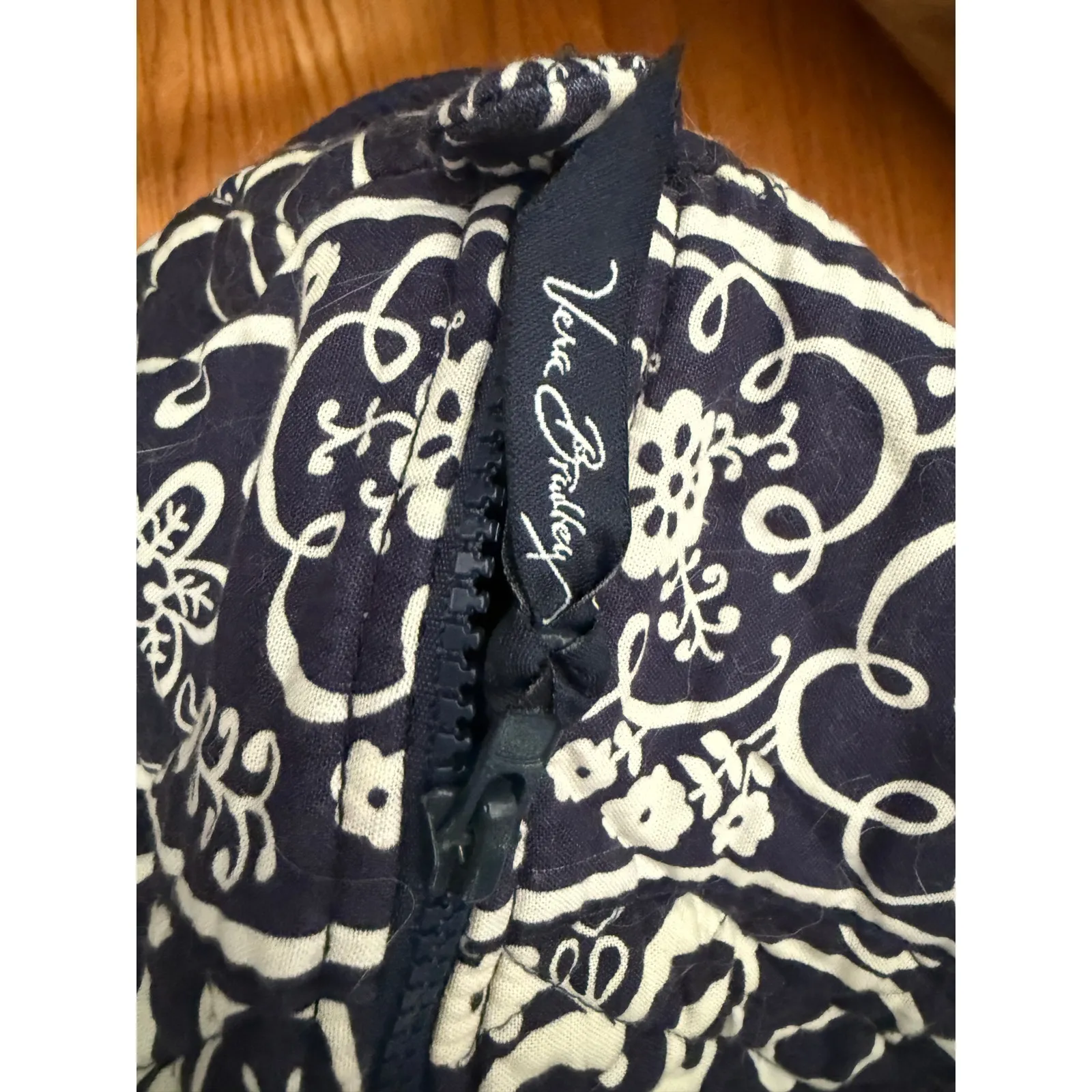 VERA BRADLEY | Twirly Birds Navy Blue Quilted Large Original Duffle Bag - Image 5