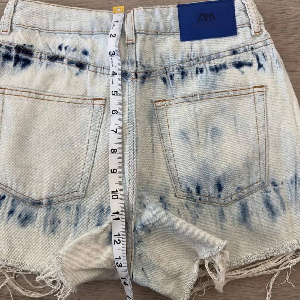 Zara Stylish Tie-Dye Denim Shorts - Image 6