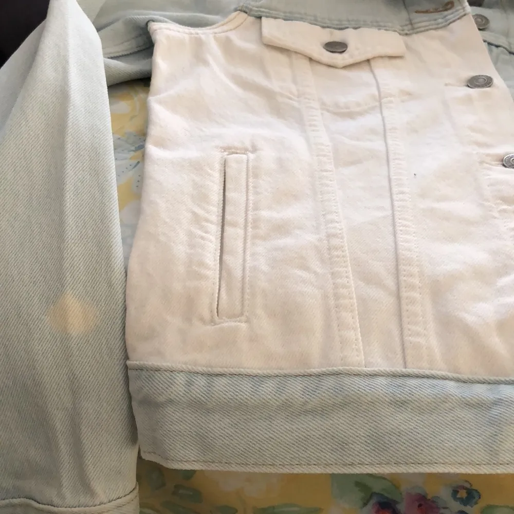 Levi’s Denim Light Blue & White Jacket S - Image 7