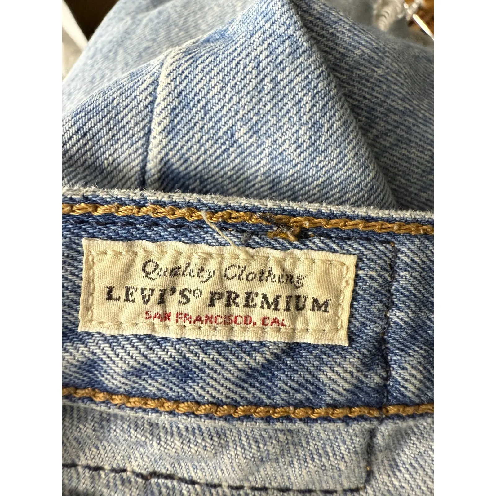 Levi's Jeans Womens 26 Light Wash Wedgie Fit High Rise Distressed Ripped Denim - Image 9