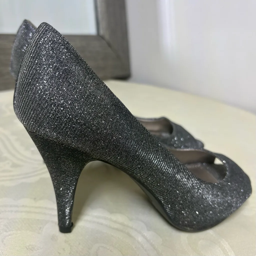 Chic Silver Glitter Heels Size 8 - Image 3