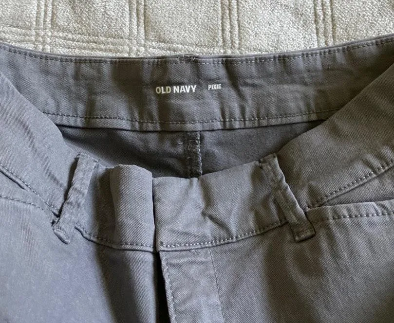 Old Navy Grey Pixie Pants - Image 4