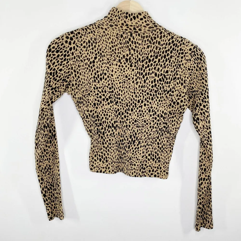 Brandy Melville Brown Black Cheetah Print Crop Top Women's One Size OS - Image 2