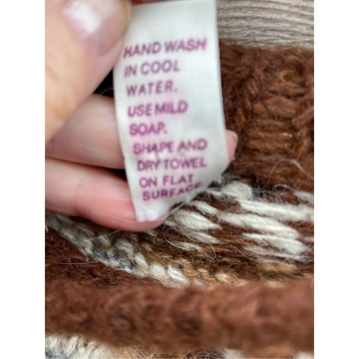 Aries Export size Medium 100% Alpaca made in Peru sweater. Brown - Image 6