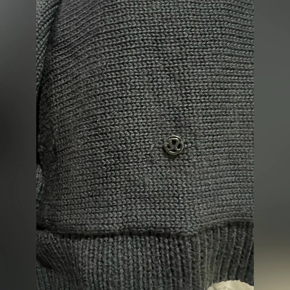 Lululemon Wrap It Up Sweater in Navy Blue. - Image 9