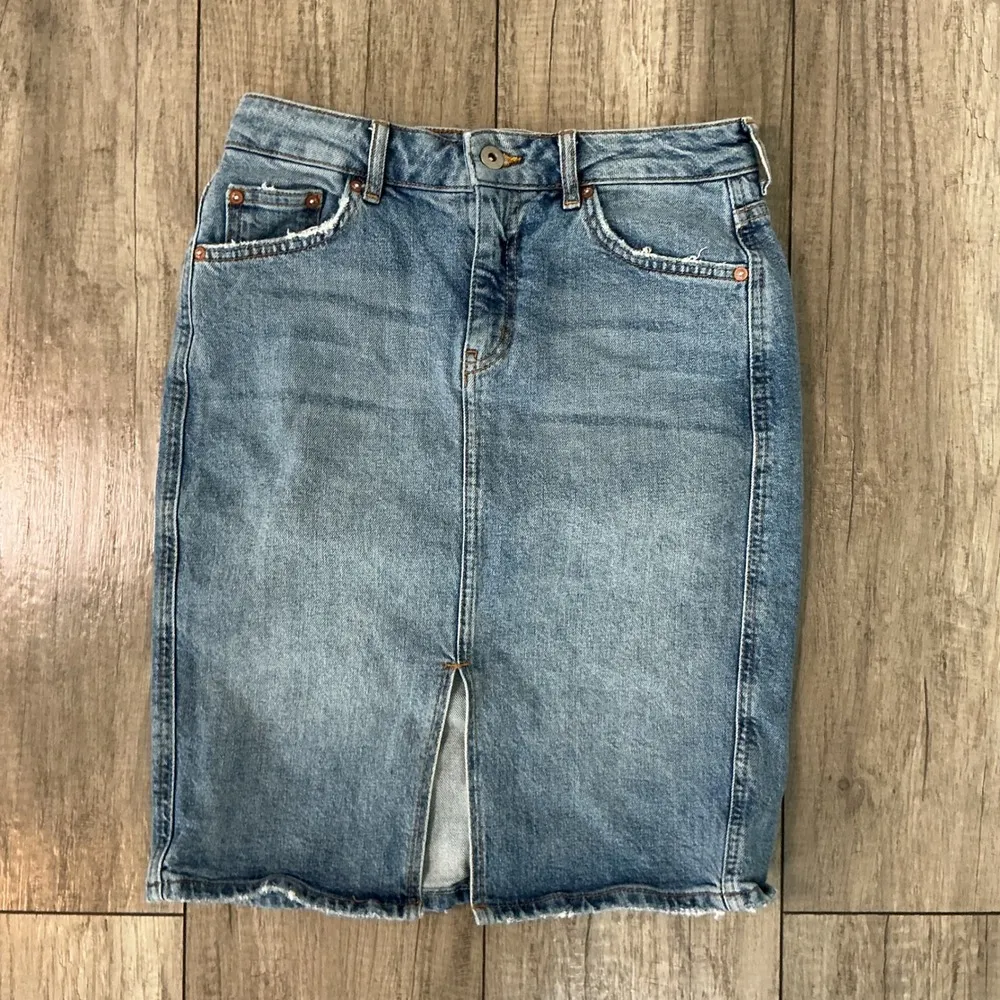 Pilcro Denim Skirt Pencil Distressed Fray Hem Stretch‎ Blue Size 2 - Image 2