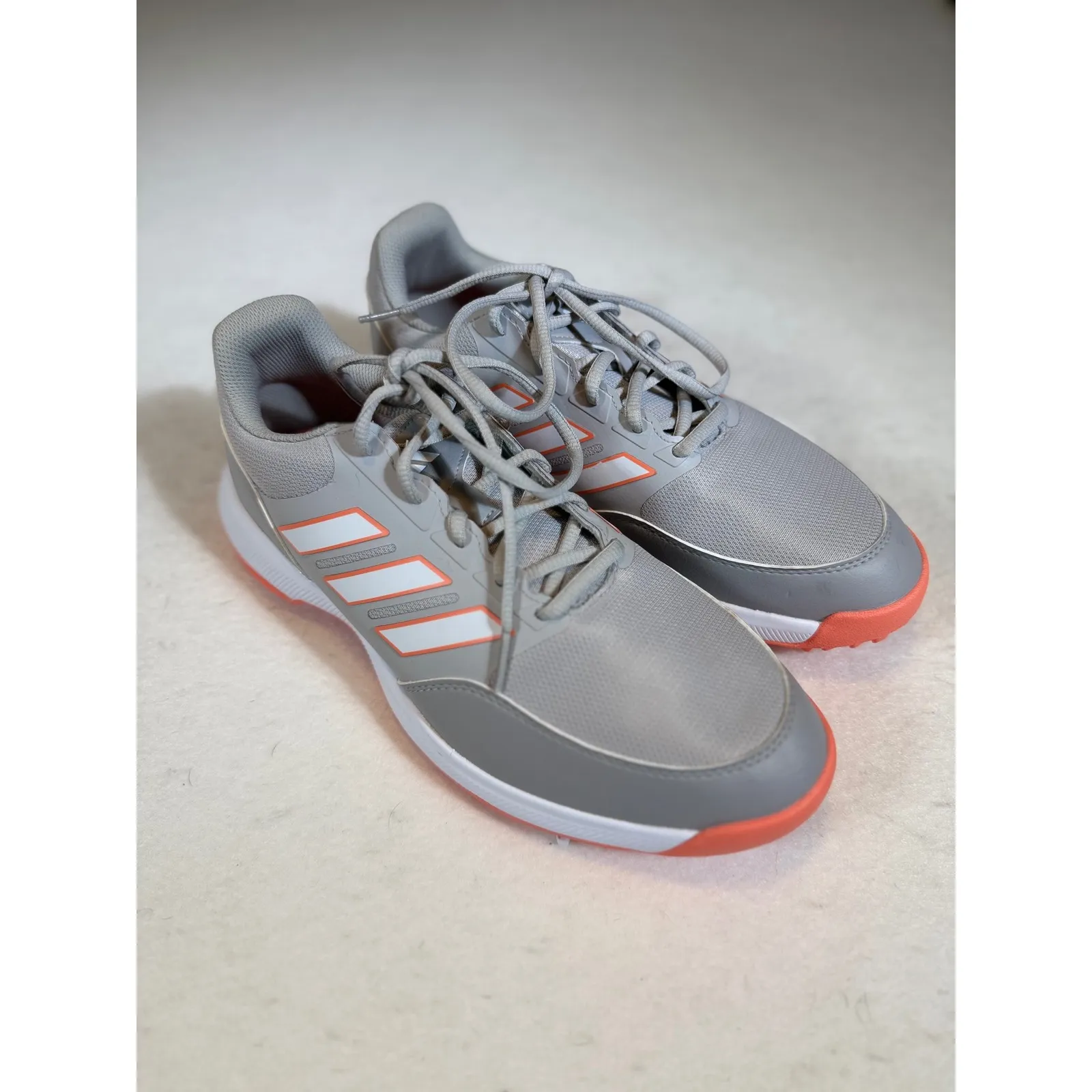Adidas Women's Golf Shoes Size 7.5 Grey Coral BOA Lacing System - Image 2