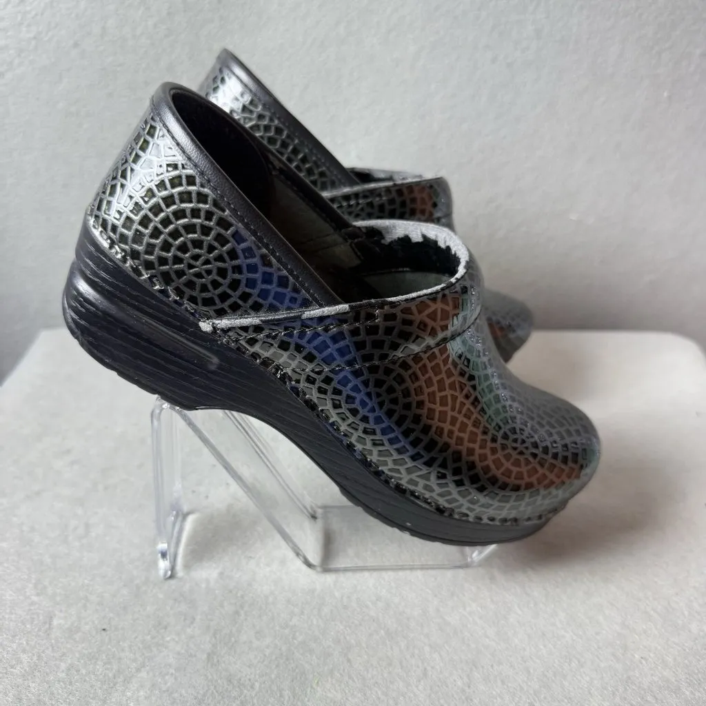 Dansko Women's Professional Black Embossed Leather Clogs Size 36/6 Workwear - Image 5