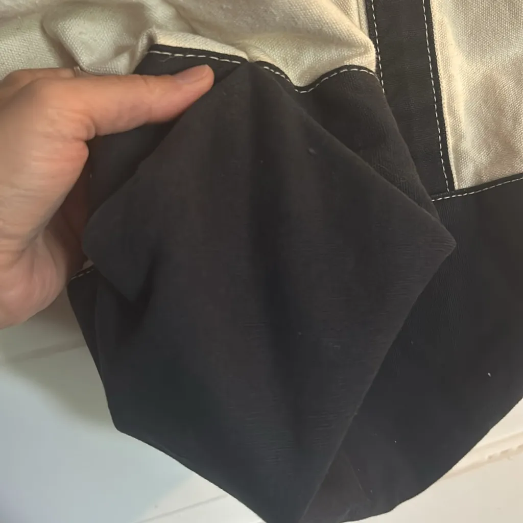 Old Navy Navy and Cream Canvas Tote with Flag Design - Image 4