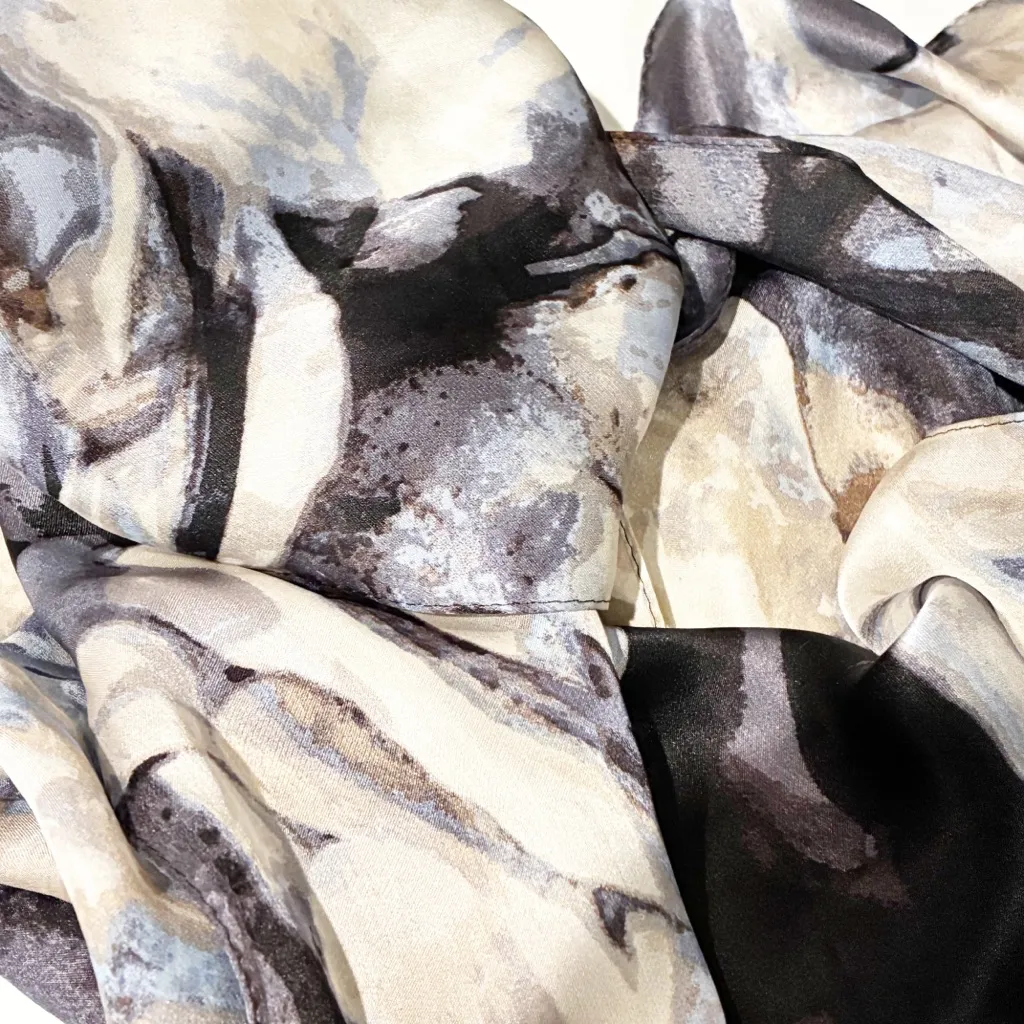 Vince Camuto Silk Highrise Printed Fashion Scarf NEW - Image 2