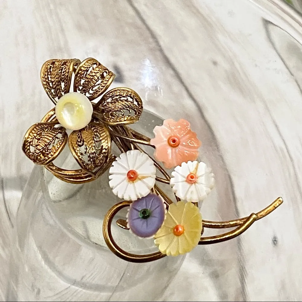 Vintage Flower Mother of Pearl Filigree Brooch - Image 10