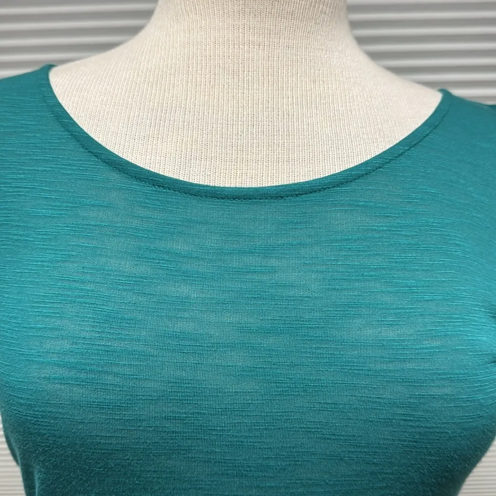 American Eagle Outfitters NWT Green Lightweight Peplum Top Size Medium - Image 2