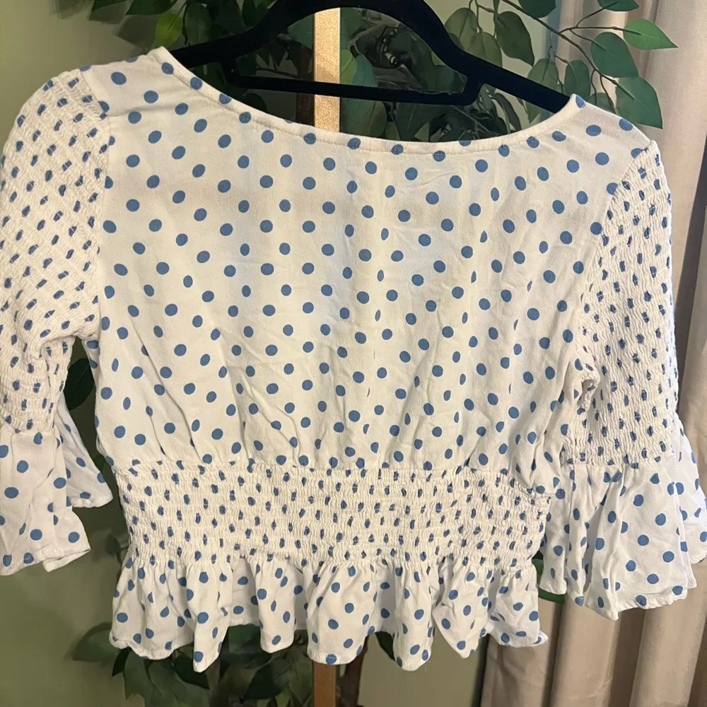 FREE PEOPLE Blue and White Polka Dot Milkmaid Top Size Small - Image 7