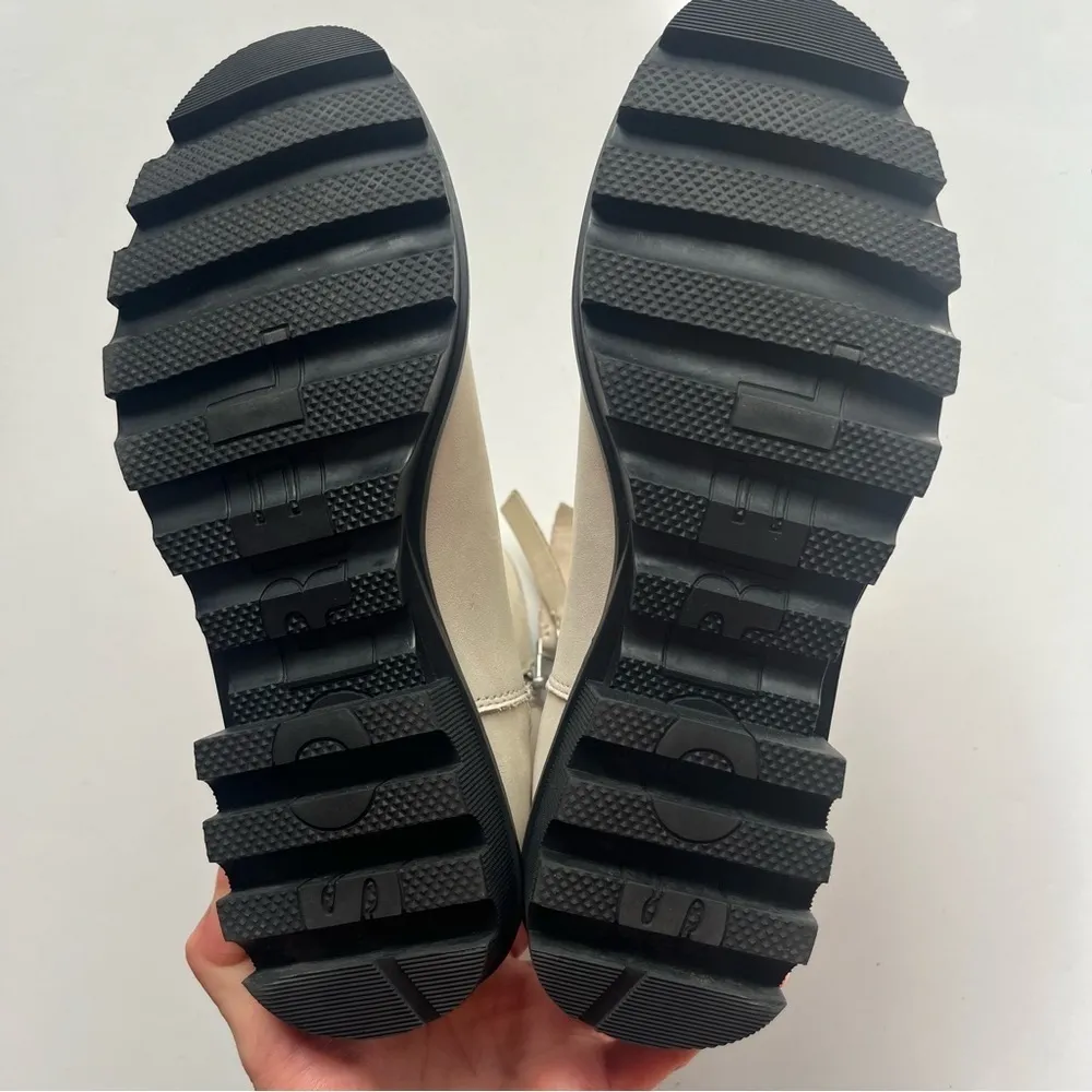 Sorel Phoenix Zip Fawn OFF White Waterproof Bootie Women’s Size 8 - Image 2