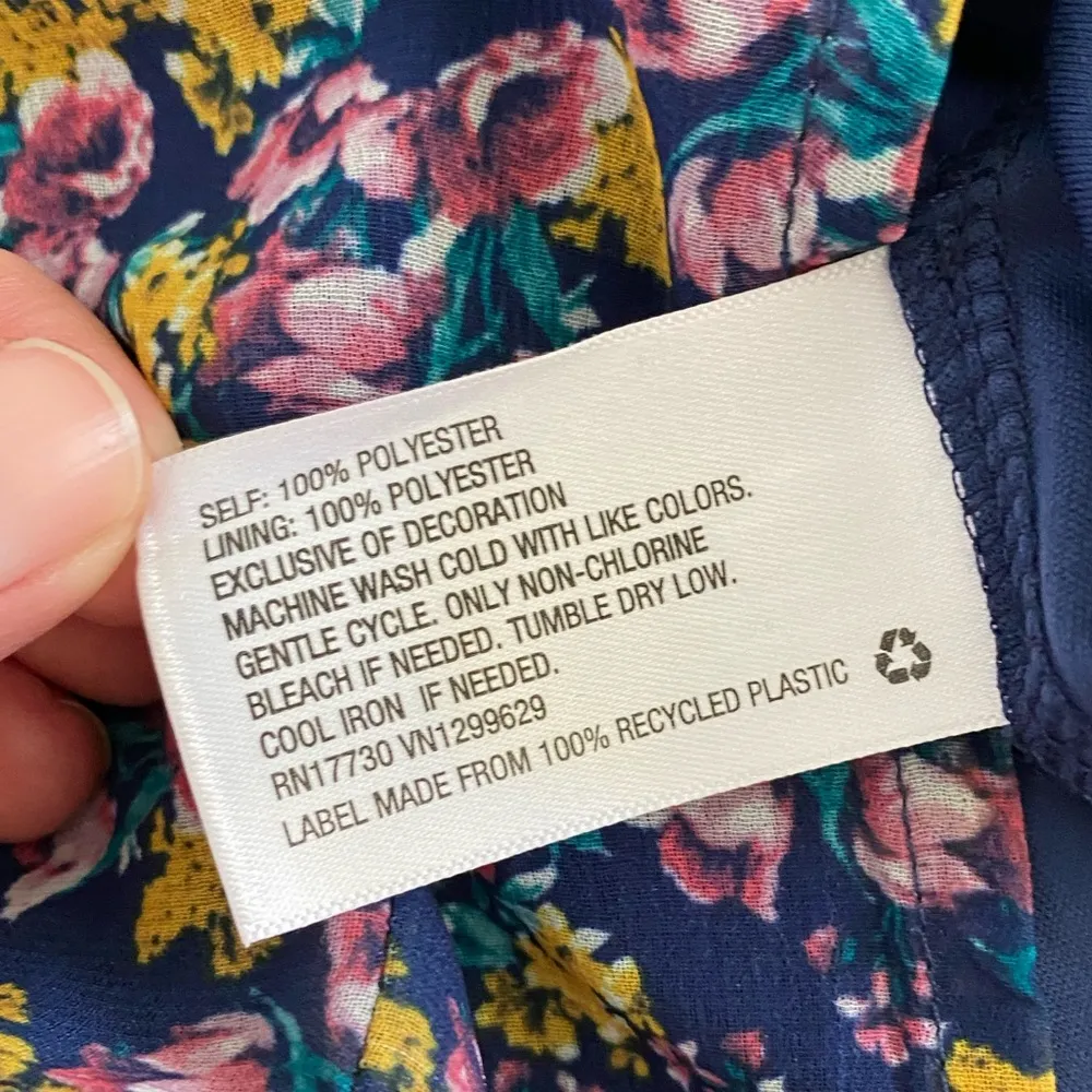 Xhilaration ditsy floral 90s cottagecore romper lace trim small - Image 5