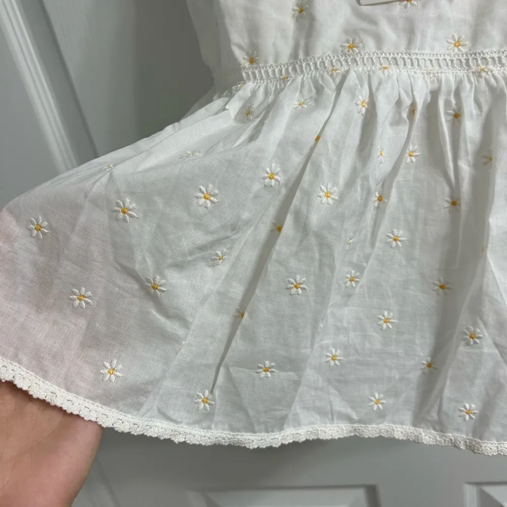 Dondolo Women's embroidered Daisy Shirt Top Smocked Ruffle Sleeve Size XS NWT - Image 5