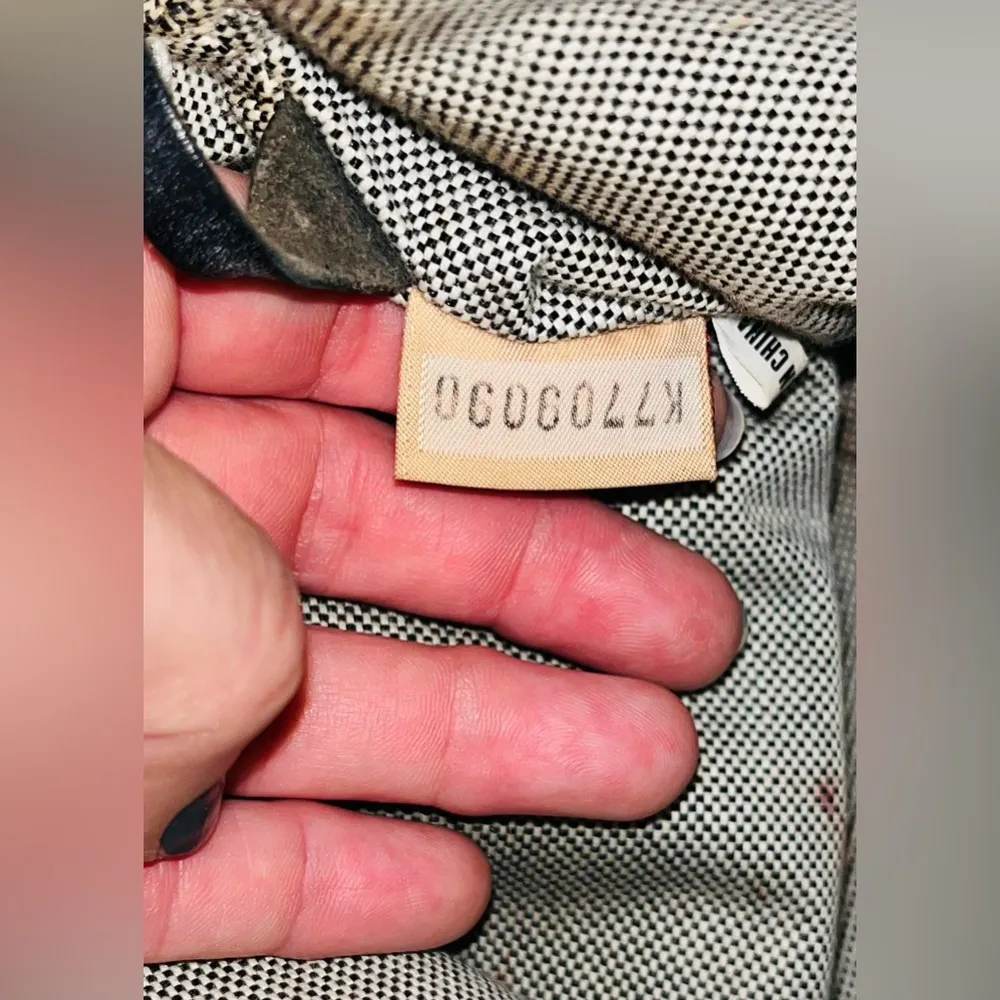 Dooney & Bourke  Vintage Handbag - Image 8