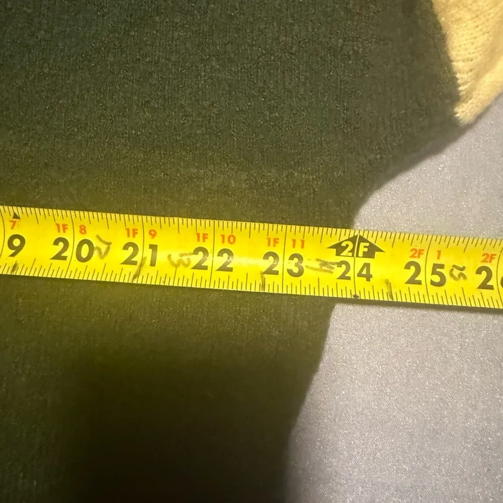 52 seven Green and Cream Crew Neck Sweater with Color Blocked Design Size L - Image 4