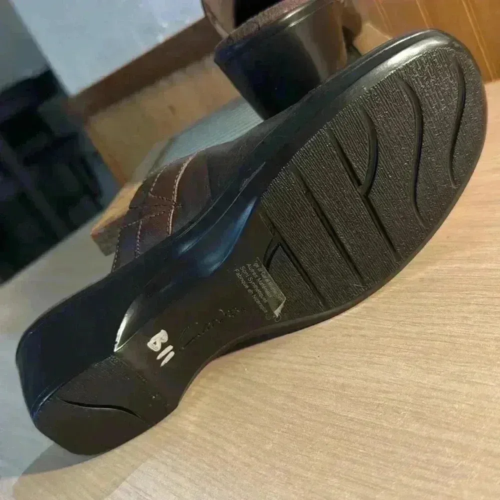 Clark Bendables Brown Leather Round Toe Low Heel Mules - Image 6