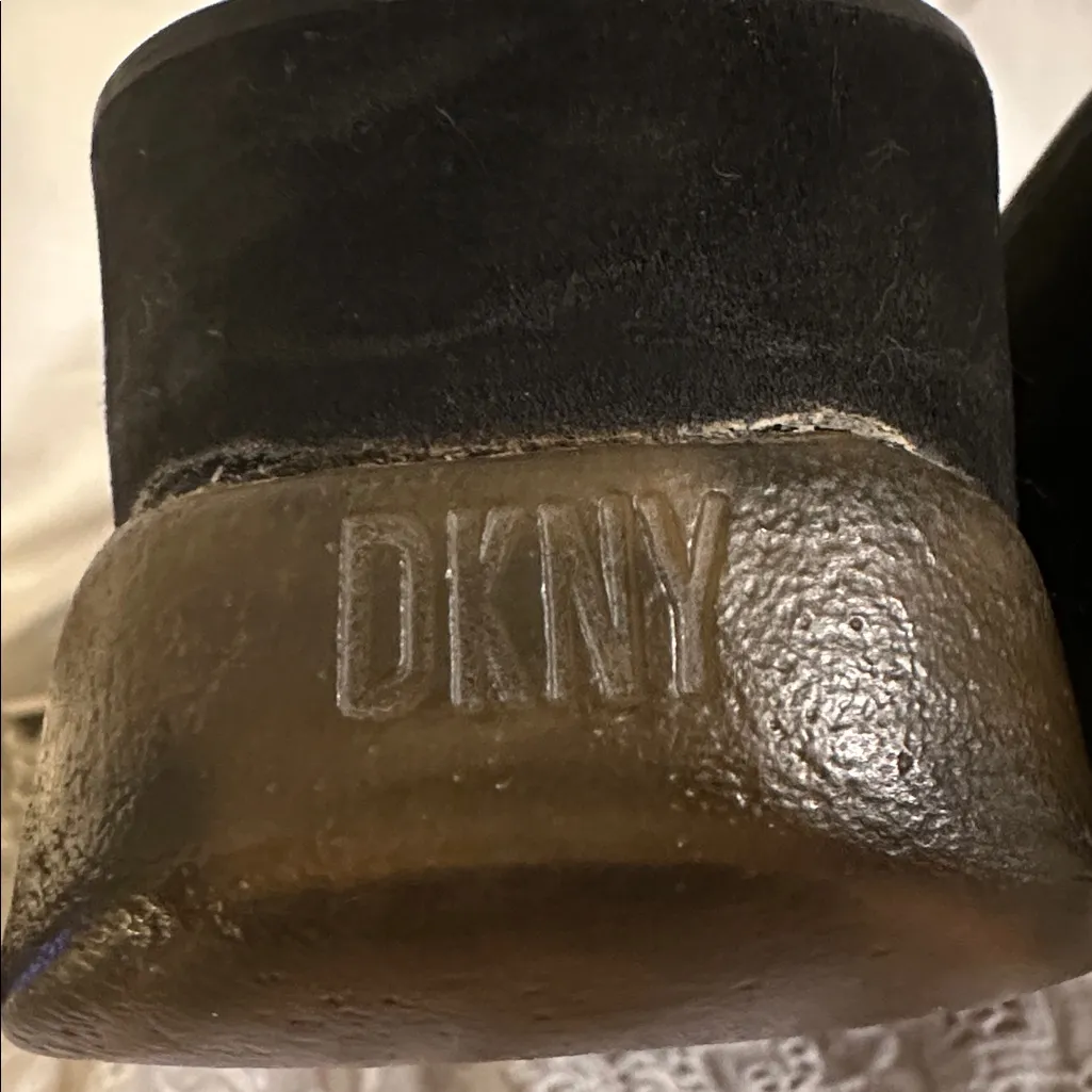 DKNY Women's Black Slide Sandals suede size 9 rubber sole platform - Image 6