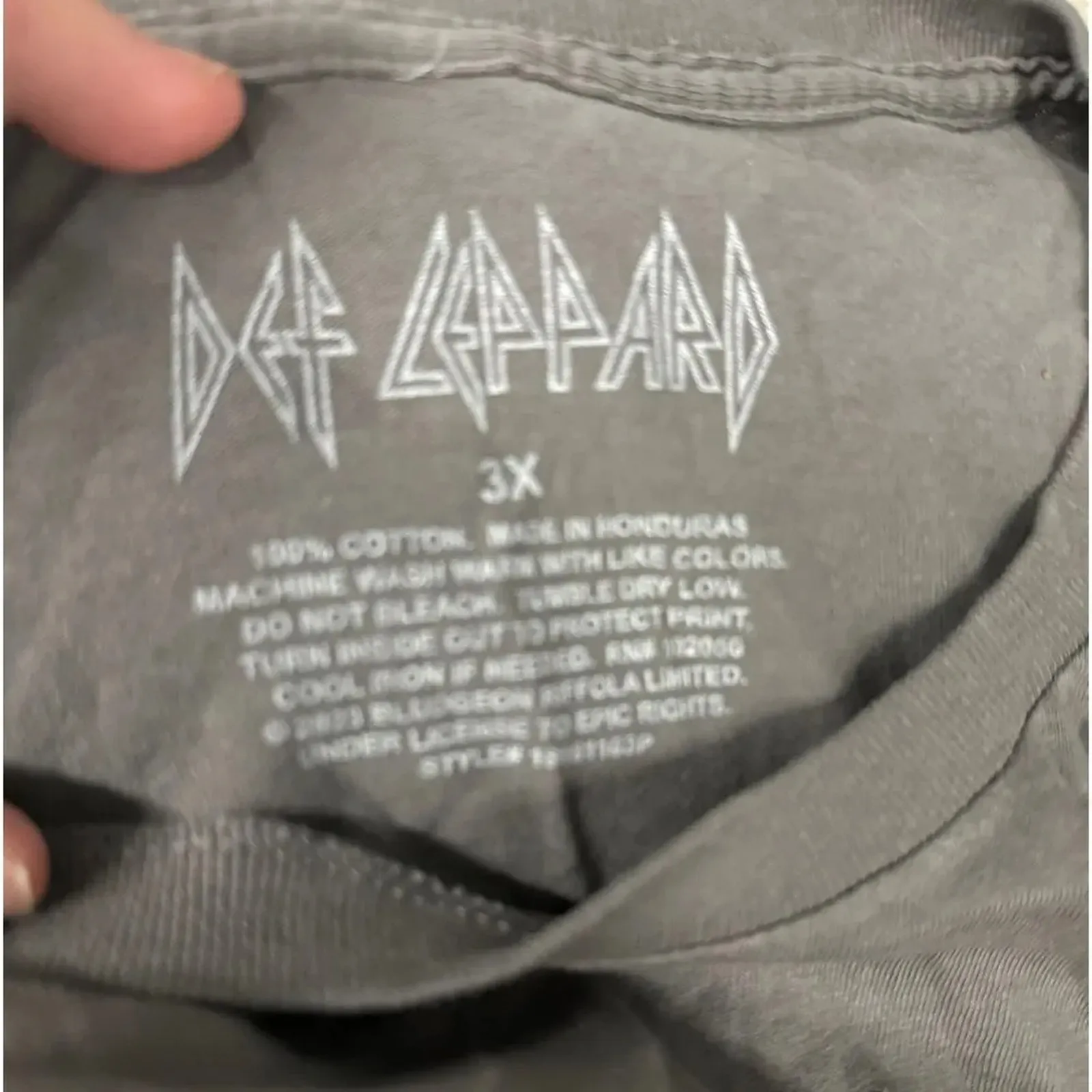 URBAN OUTFITTERS Def Leppard Take What You Want Graphic Tee Size 3X New w/o Tag - Image 7