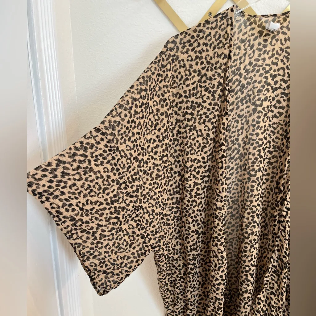 Aerie Women's Leopard Print Semi Sheer Chiffon Cape
Kimono Cover-Up One Size - Image 4