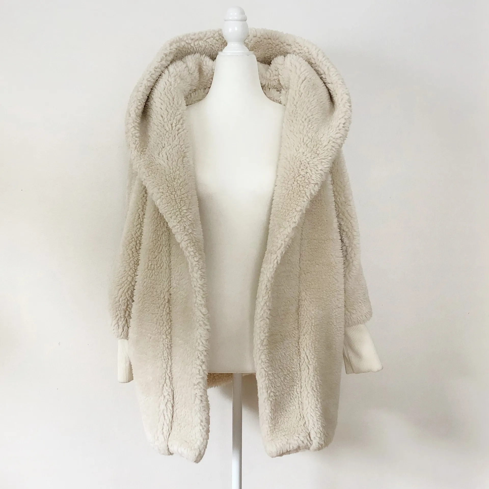 Blanc Teddy Coat - Image 4