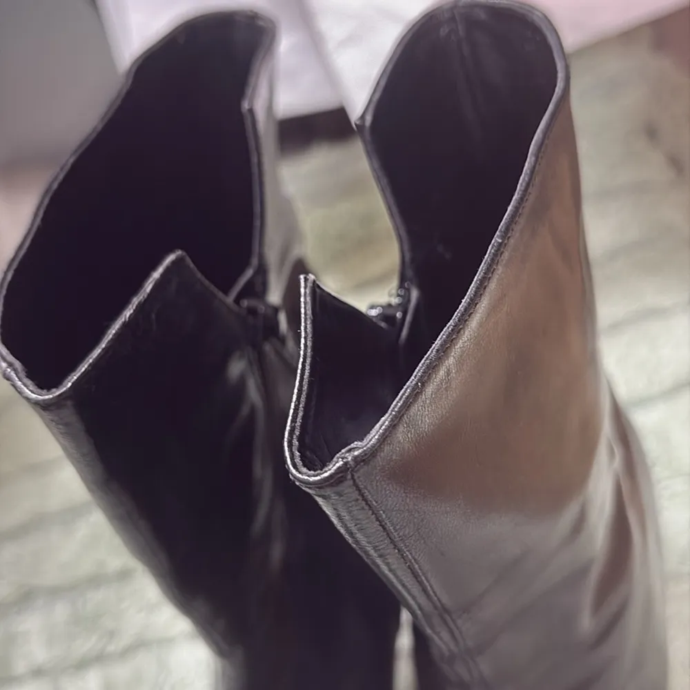 Nine West 8 Elegant Black Leather Women's Boots - Image 4