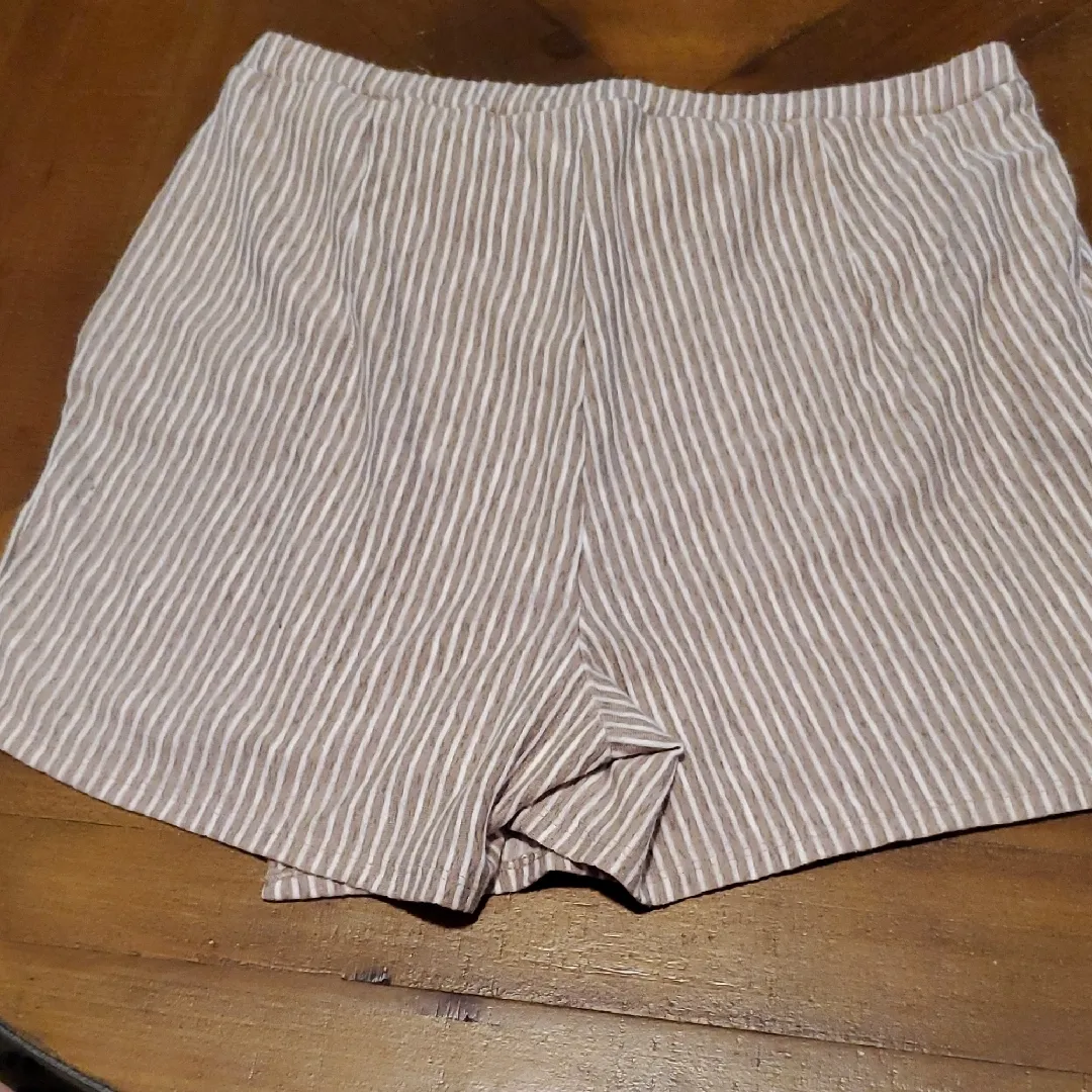 C Beige Pinstripe Women's Skort Tan Size M - Image 3