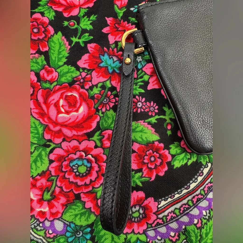 Versace Black Wristlet with Gold Medusa Emblem - Image 9