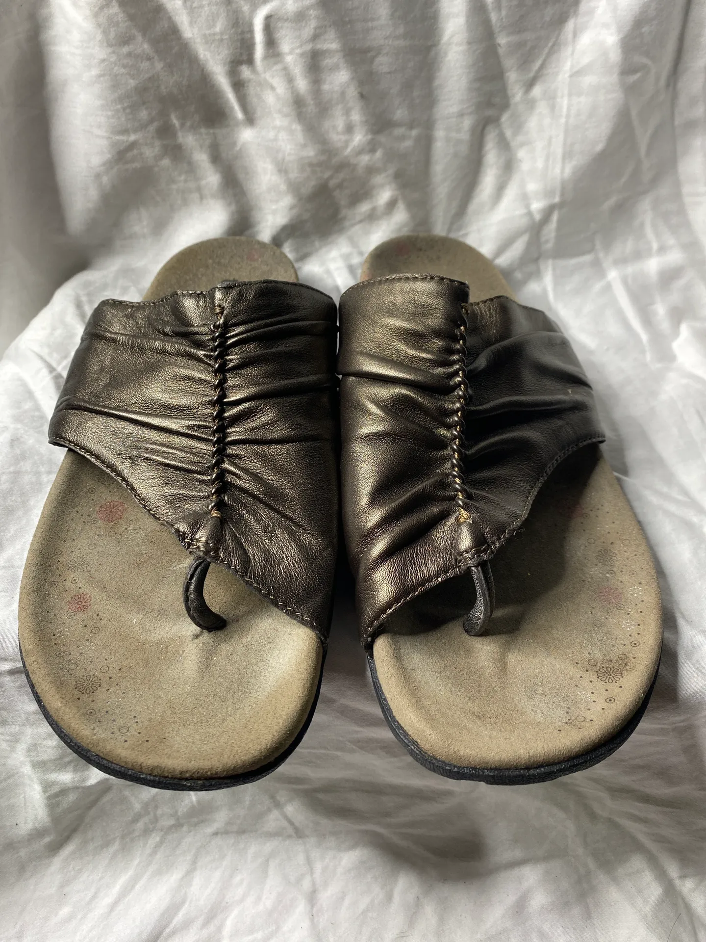 Preowned Taos Sandals Size 7 Brown - Image 2