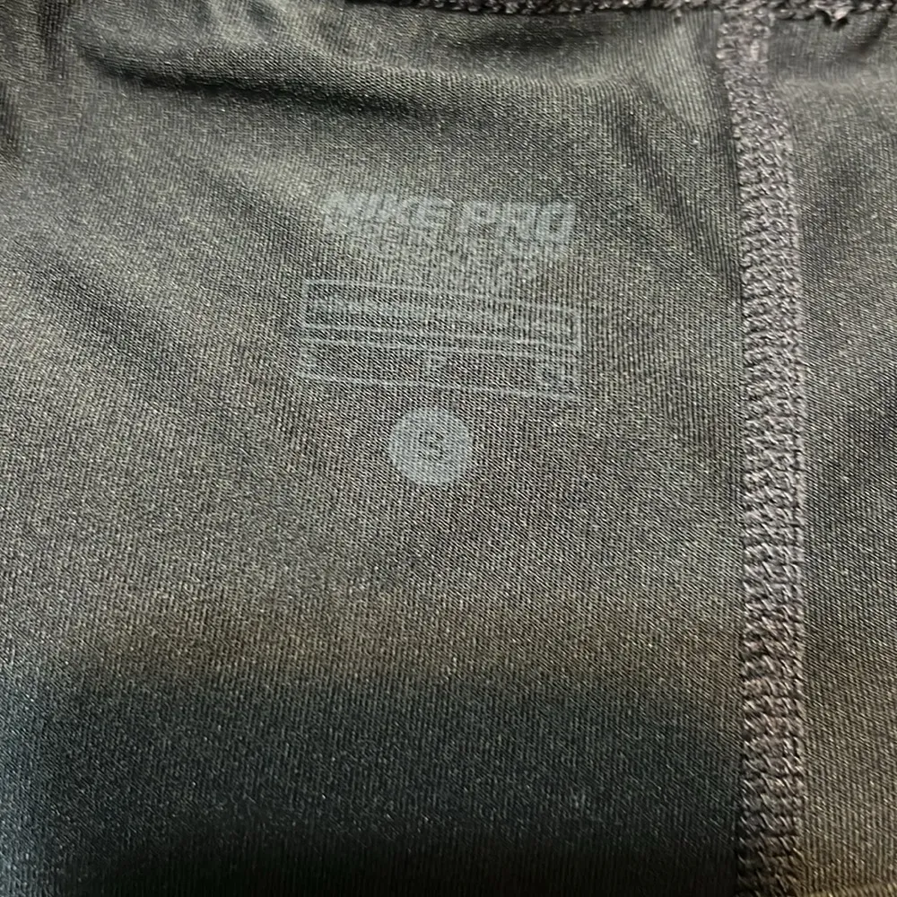 Nike Pro Capri fit Leggings - Image 4